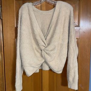 Reversible twist knot sweater